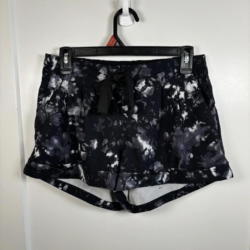 Lululemon Spring Break Away Short Womens 8 Grey And Black Swirl Dusk Dye Print